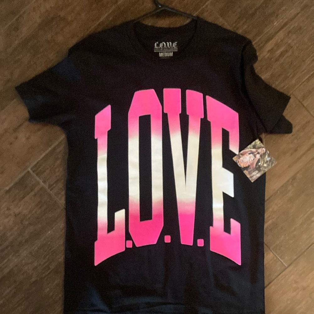 Kodak Black “Love” Black and Pink Short Sleeve Tee. Men’s medium